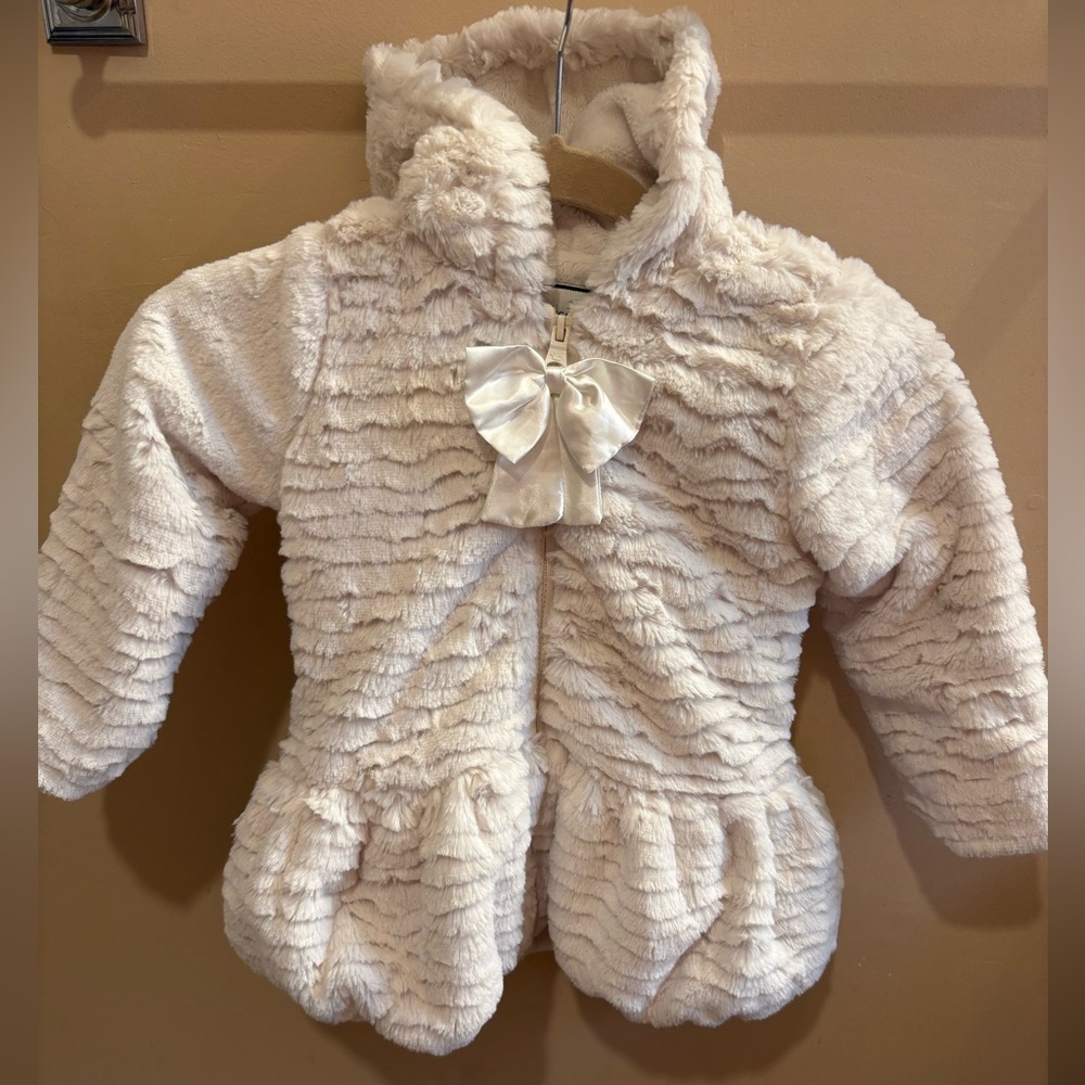 NWOT American Widgeon Ivory Hooded Faux Fur Peplum Coat Girl 4